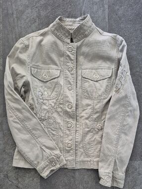 Vintage Women’s Light Gray Embroidered Military-Style Jacket